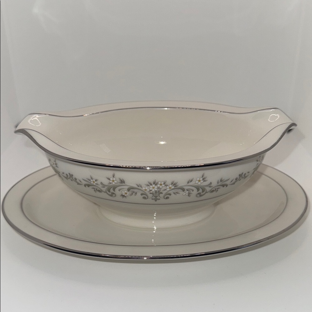 Noritake Gravy Boat w Attached Under Plate Parkridge Pattern